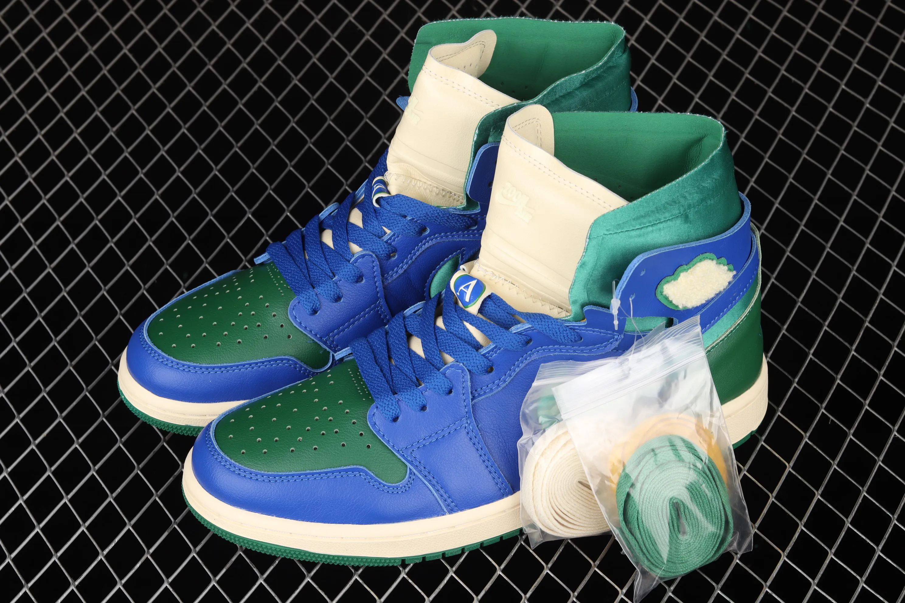 All Categories Air Jordan Jordan Series Basketball Shoes Air Jordan 1 High Air Jordan 1 Zoom Comfort AJ1 Joe 1 Blue Green California High Top Classic Retro Cultural Leisure Sports Basketball Shoes DJ1199-400